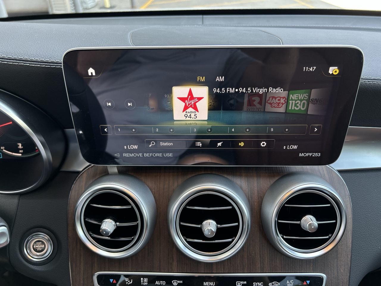 New 2023 Polar White Mercedes-Benz 300 4MATIC image 25