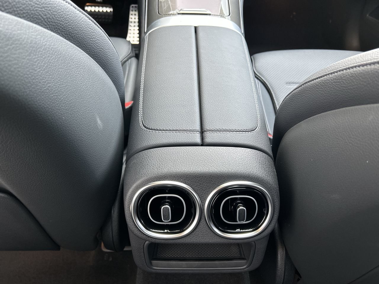 New 2023 Obsidian Black Mercedes-Benz 300 4MATIC image 30