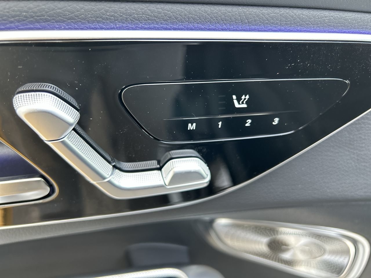 New 2023 Obsidian Black Mercedes-Benz 300 4MATIC image 21