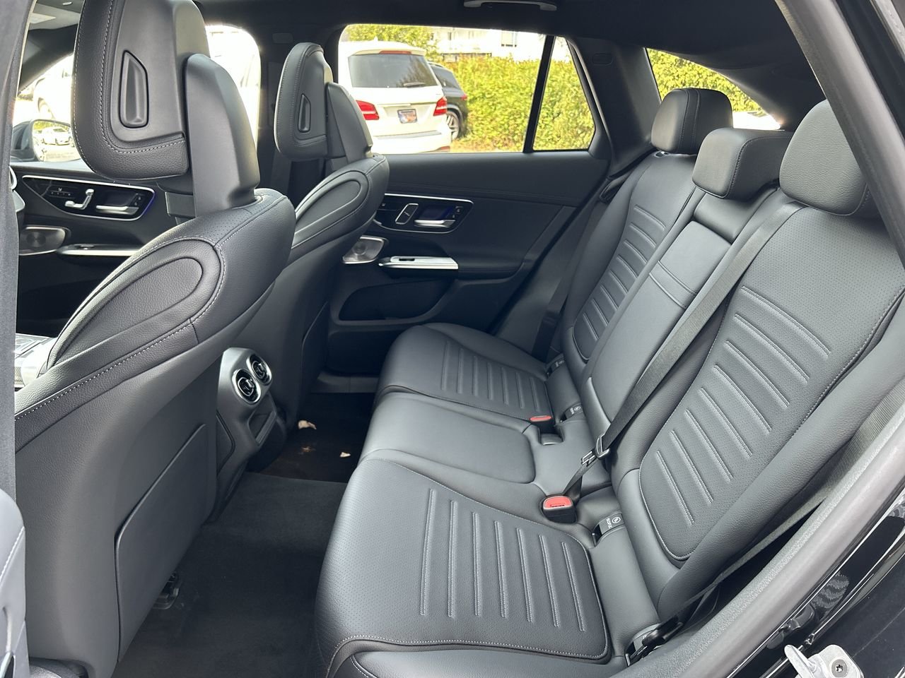 New 2023 Obsidian Black Mercedes-Benz 300 4MATIC image 32