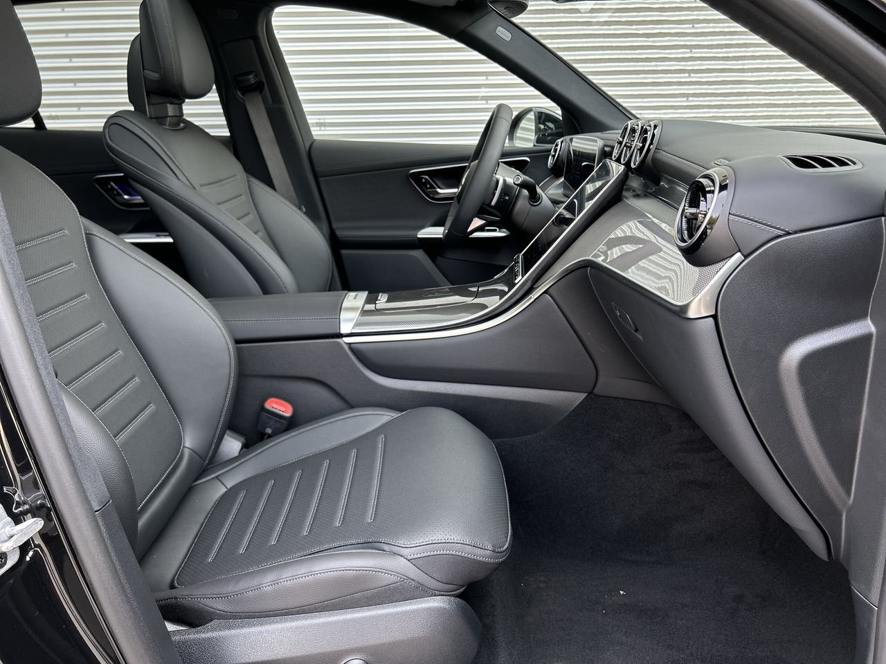 New 2023 Obsidian Black Mercedes-Benz 300 4MATIC image 34