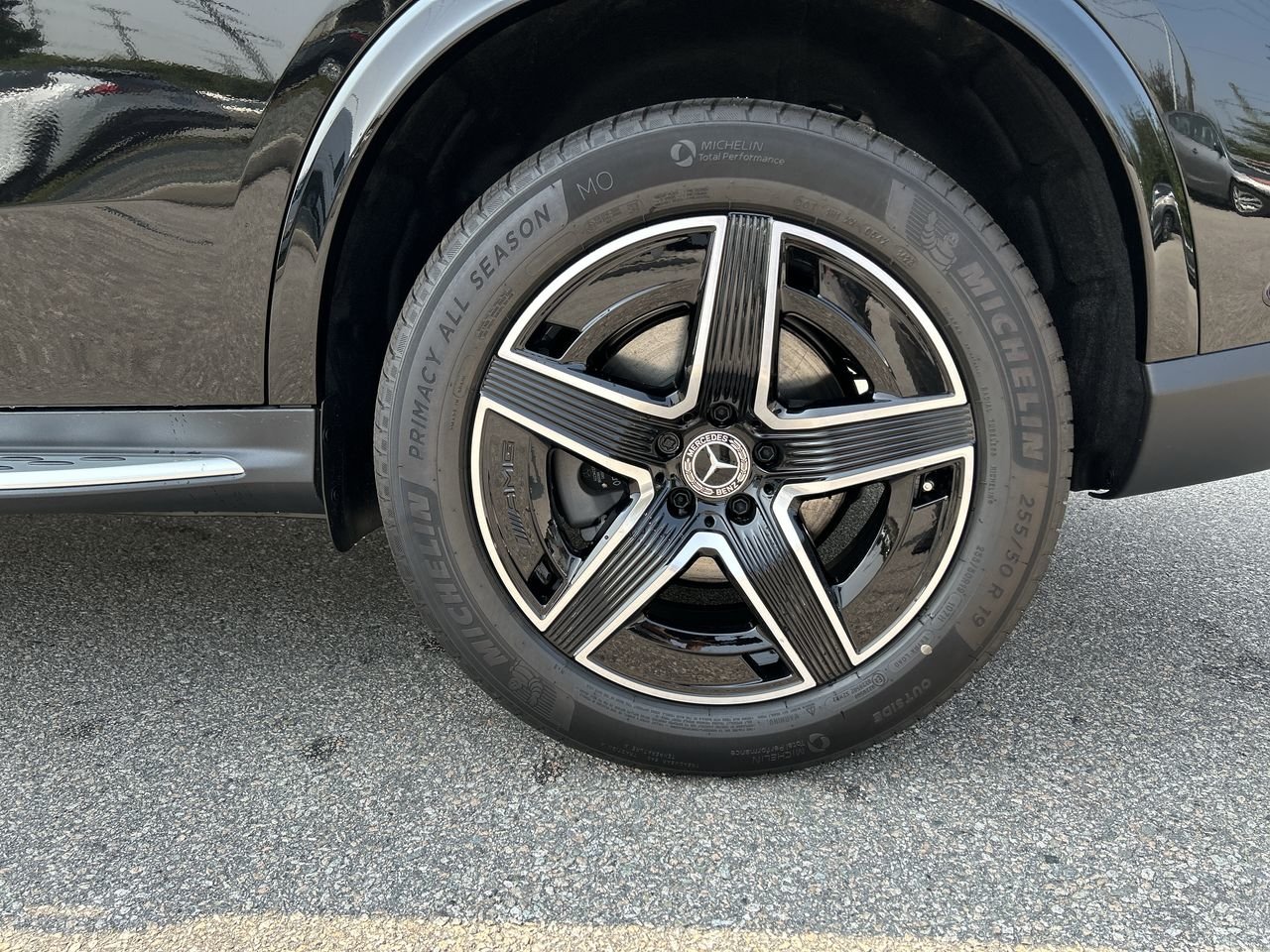 New 2023 Obsidian Black Mercedes-Benz 300 4MATIC image 18