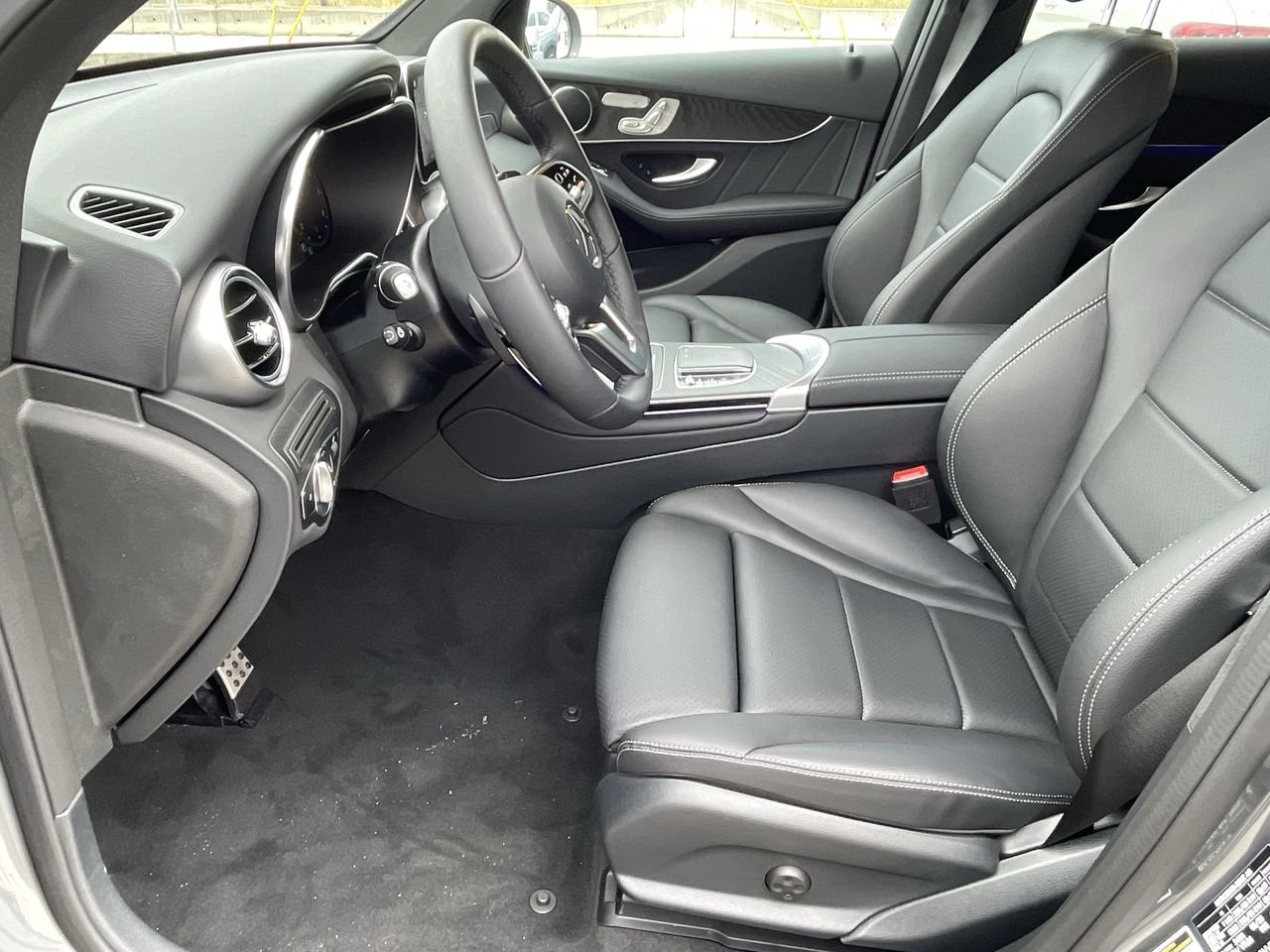 Used 2022 Selenite Grey Met Mercedes-Benz 4MATIC SUV image 19