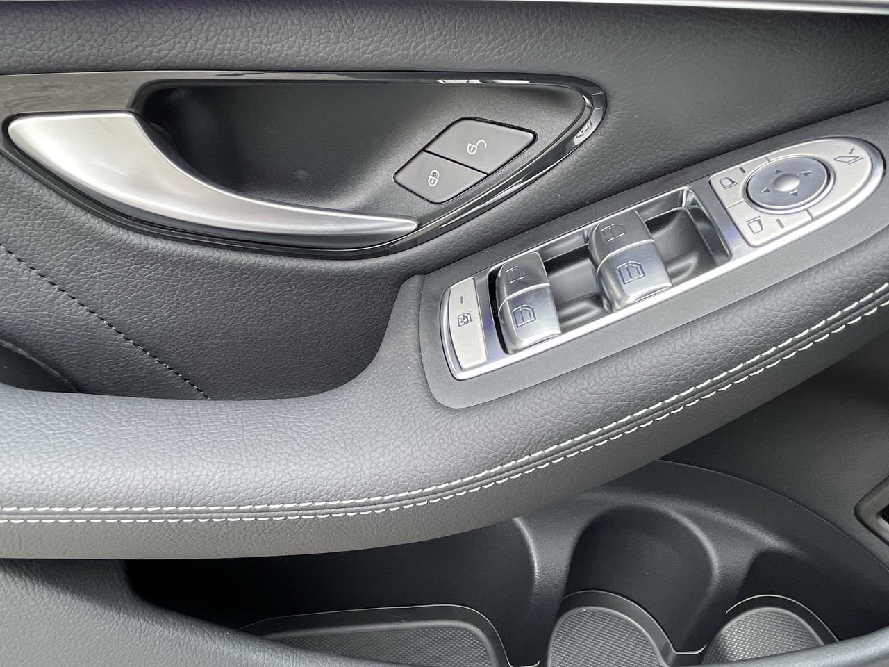 Used 2022 Selenite Grey Met Mercedes-Benz 4MATIC SUV image 21