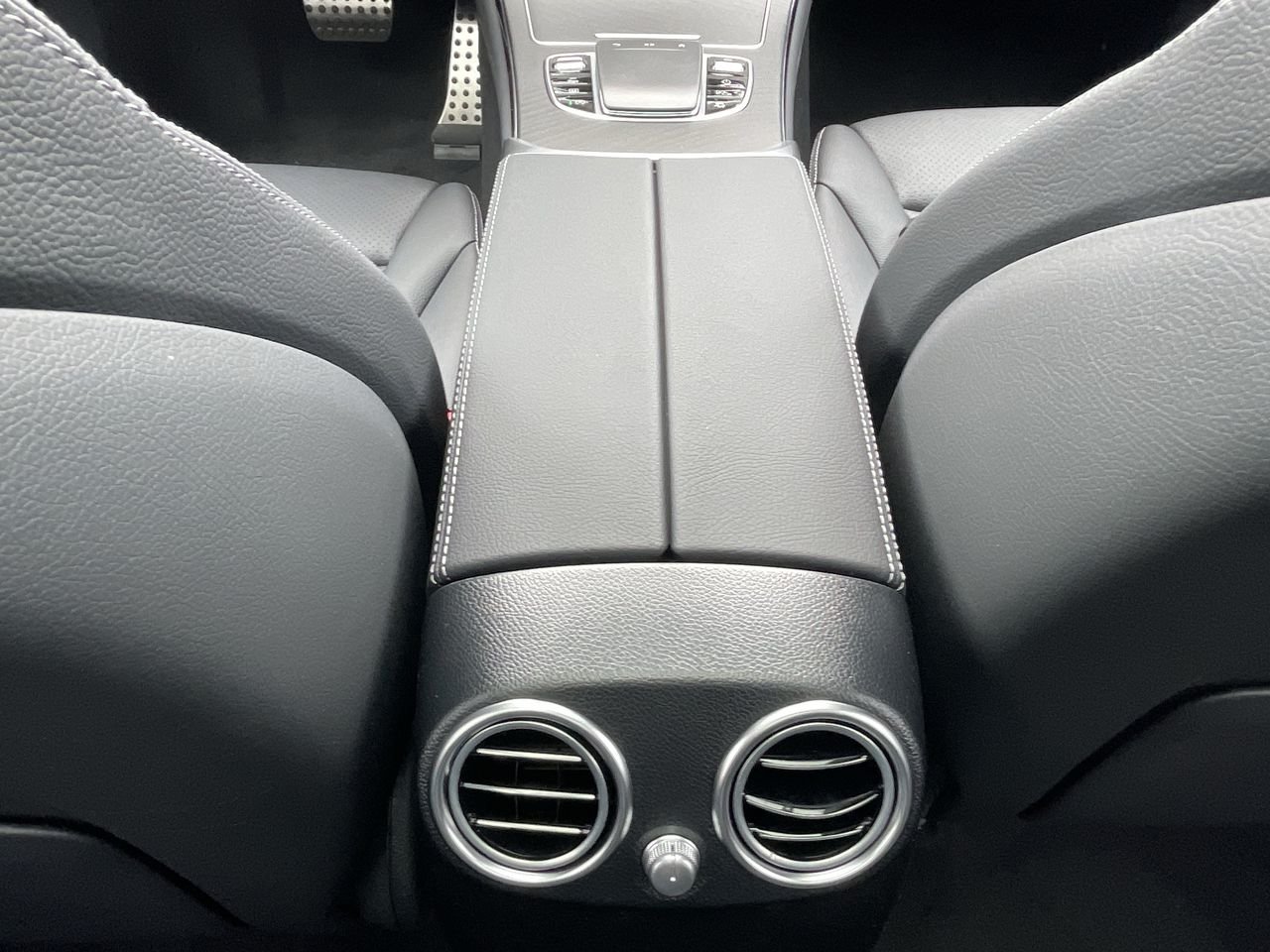 Used 2022 Selenite Grey Met Mercedes-Benz 4MATIC SUV image 29
