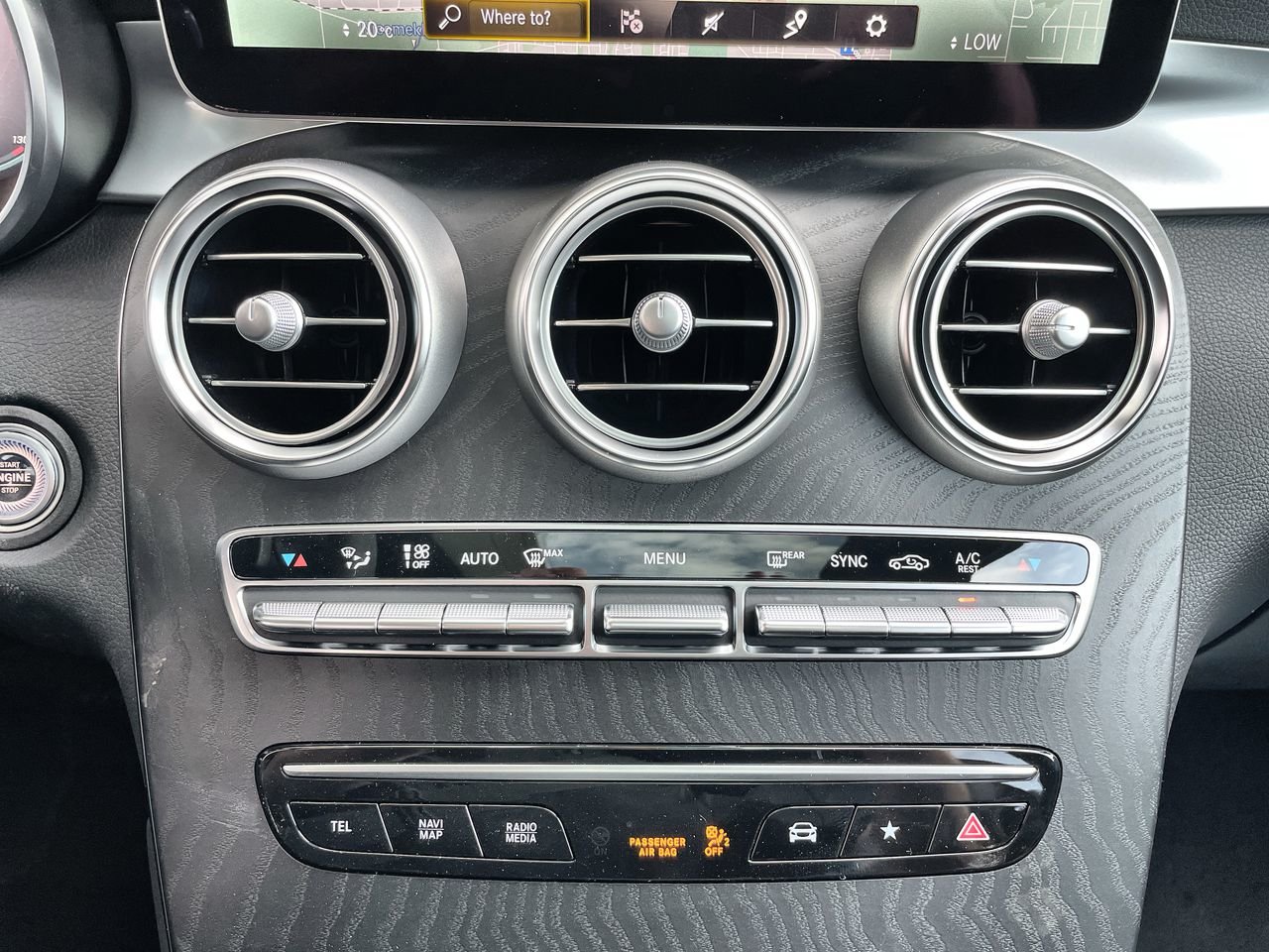 Certified Used 2022 Polar White Mercedes-Benz 4MATIC SUV image 27
