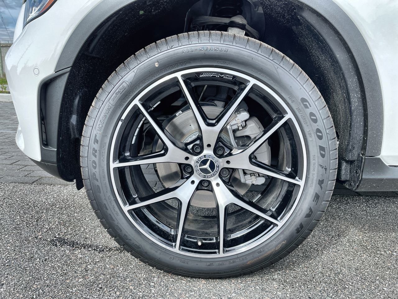 Certified Used 2022 Polar White Mercedes-Benz 4MATIC SUV image 18