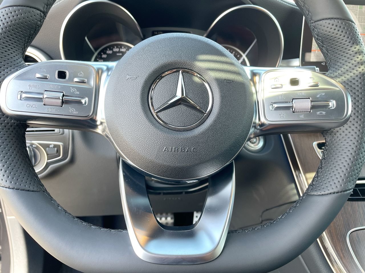 Used 2023 Obsidian Black Metallic Mercedes-Benz 4MATIC Coupe image 22