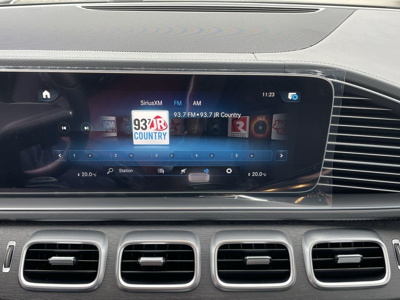 New 2023 Selenite Grey Metallic Mercedes-Benz 450 4MATIC image 25