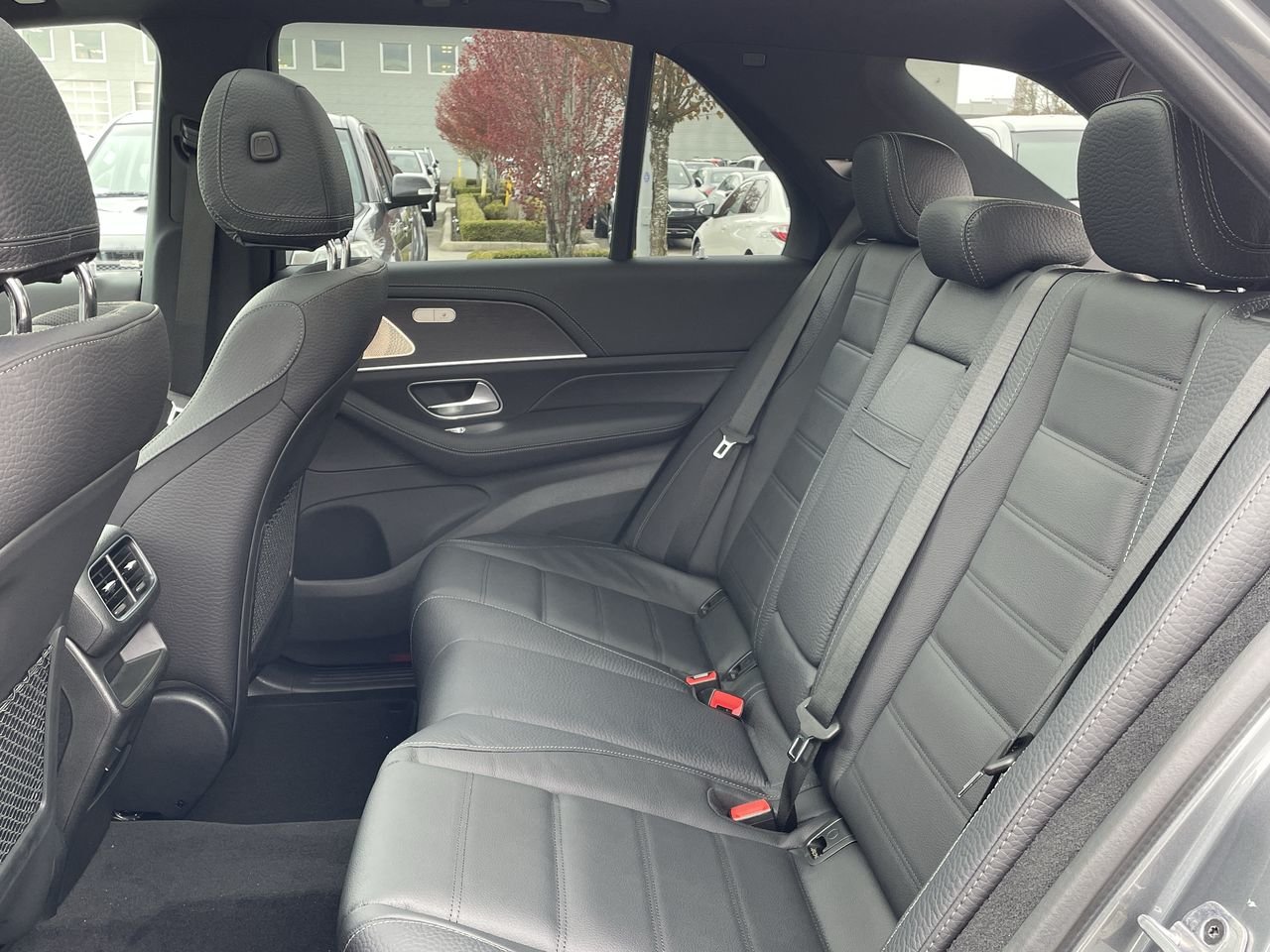 New 2023 Selenite Grey Metallic Mercedes-Benz 450 4MATIC image 32