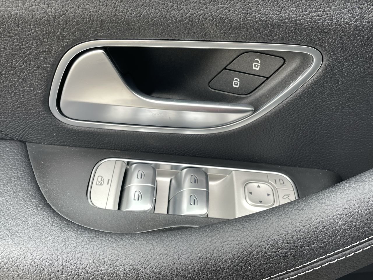 New 2023 Selenite Grey Metallic Mercedes-Benz 450 4MATIC image 22