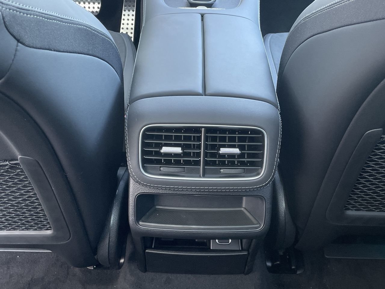 New 2023 Polar White Mercedes-Benz AMG 53 4MATIC image 30