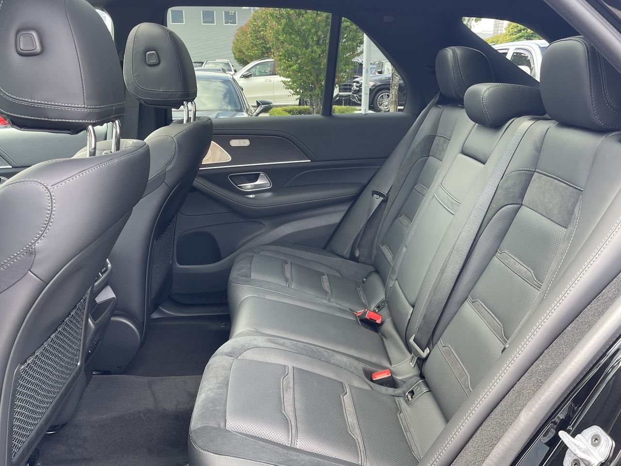 New 2023 Obsidian Black Metallic Mercedes-Benz AMG 53 4MATIC image 32
