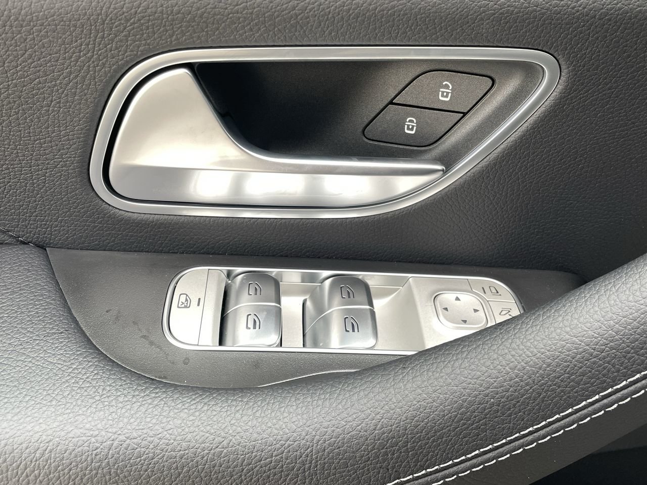 Used 2023 Mojave Silver Metallic Mercedes-Benz 4MATIC SUV image 21