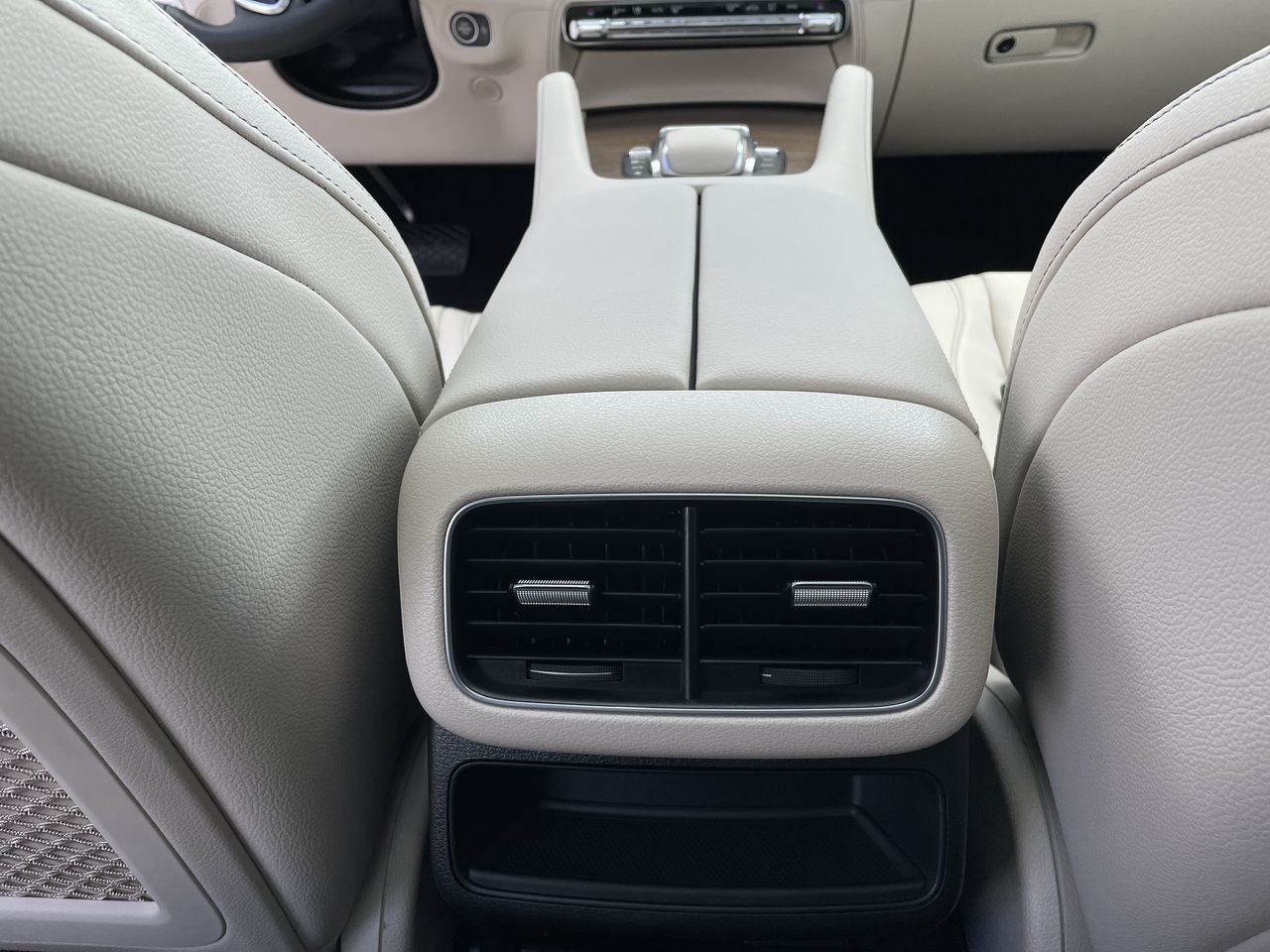 Used 2023 Mojave Silver Metallic Mercedes-Benz 4MATIC SUV image 29