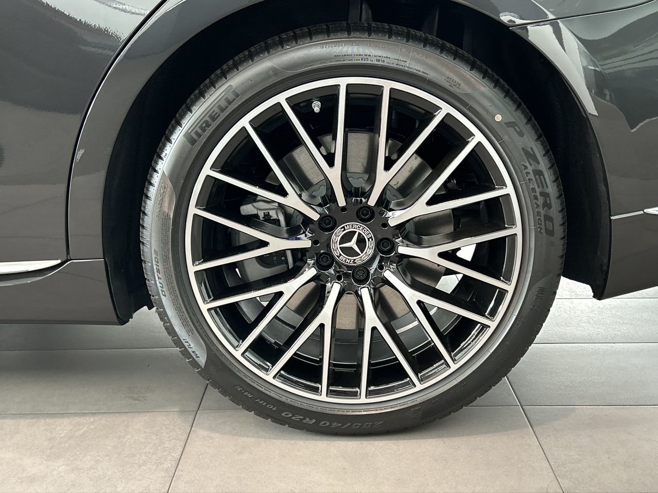 New 2023 Graphite Grey Mercedes-Benz S 500 4MATIC image 18
