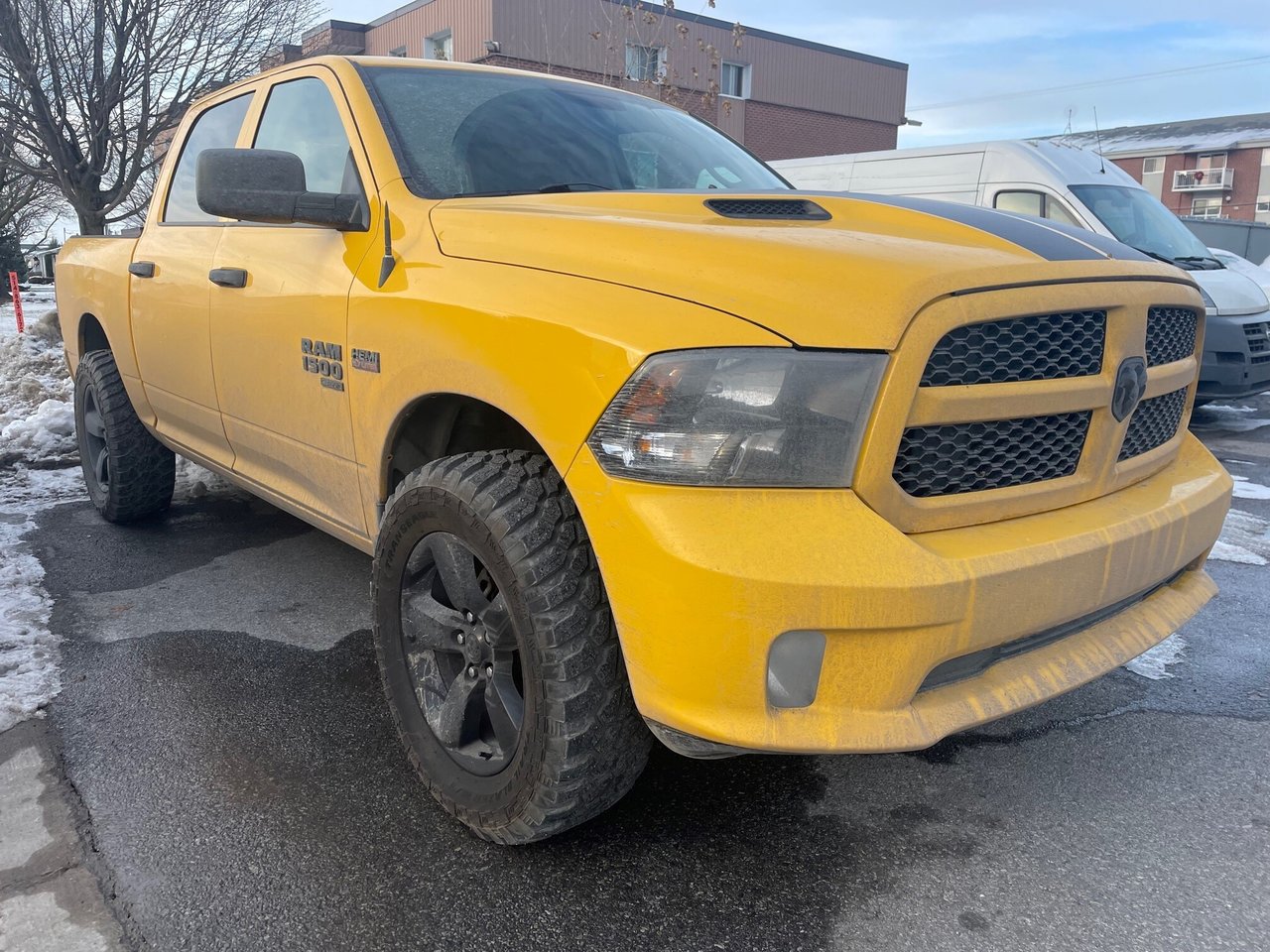 2019 Ram 1500 Classic Express 4x4 Crew Cab 5'7 Box