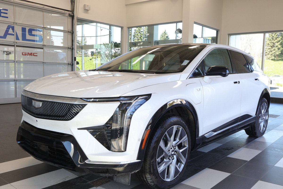 2025 Cadillac OPTIQ Luxury 1 AWD