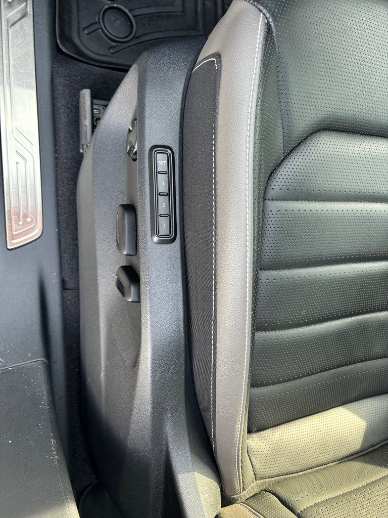 Volkswagen Atlas Cross Sport EXECLINE 2023 MOTEUR V6 !!! JAMAIS ACCIDENTÉ!!! DÉMONSTRATEUR !!!! 1 SEULEMENT DISPONIBLE !!!