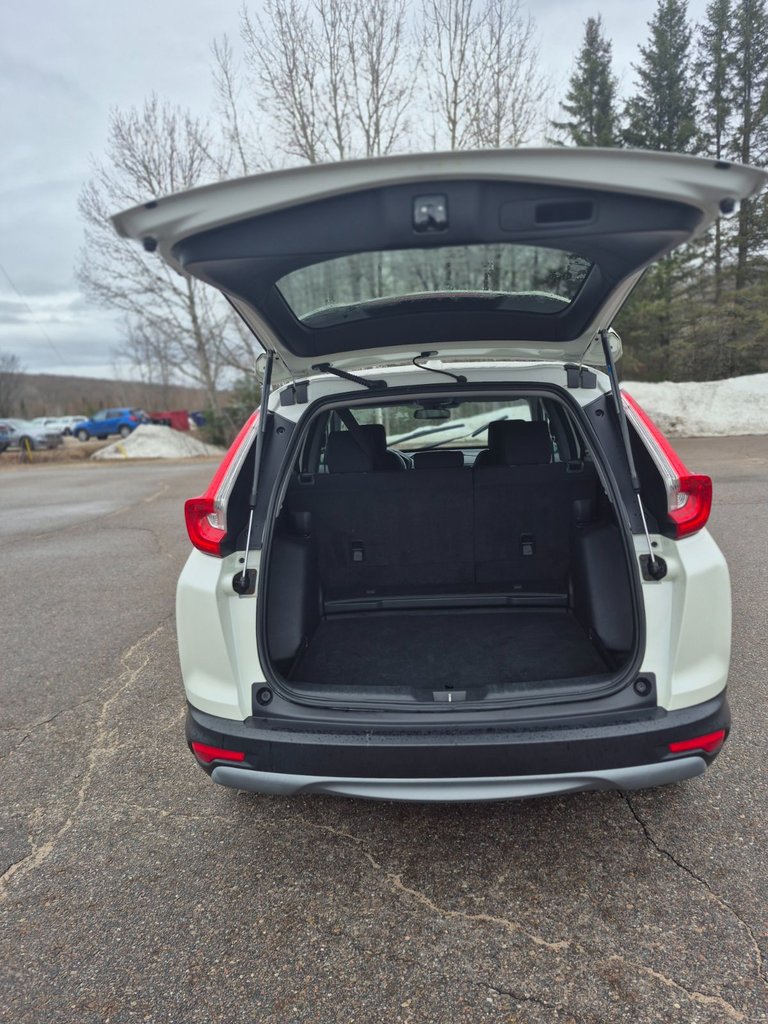 2018 Honda CR-V LX 2018 Honda CR-V: Built to go the distance.
