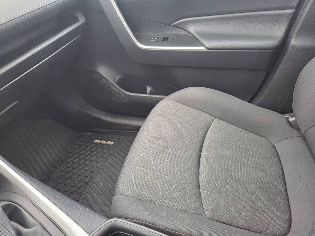 Toyota RAV4 XLE 2021 Qualité Toyota, prix d’occasion : le combo gagnant