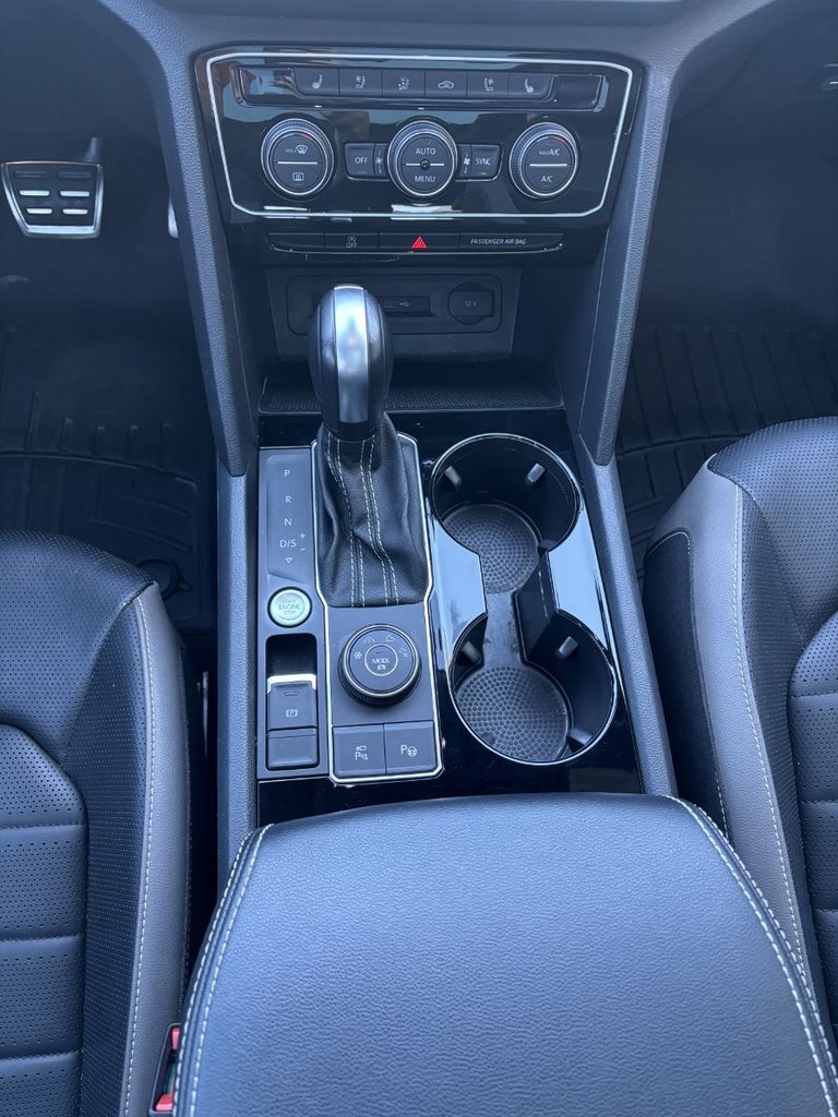 2022 Volkswagen Atlas Cross Sport Execline**R-LINE**CUIR**TOIT**NAV** FINANCEMENT DISPONIBLE 1ERE 2EME CHANCE