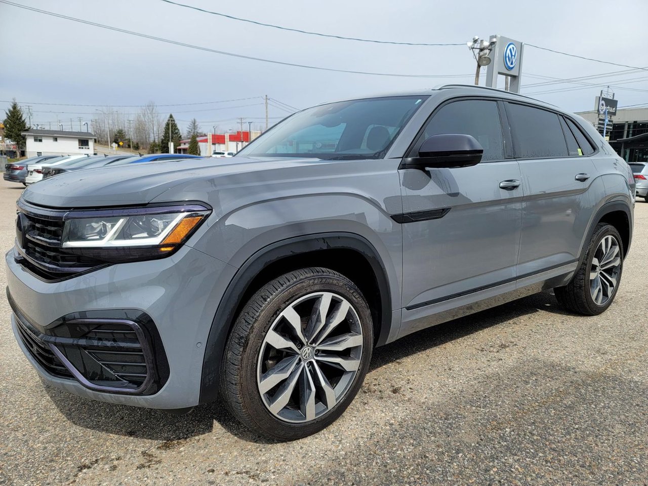 2022 Volkswagen Atlas Cross Sport Execline**R-LINE**CUIR**TOIT**NAV** FINANCEMENT DISPONIBLE 1ERE 2EME CHANCE