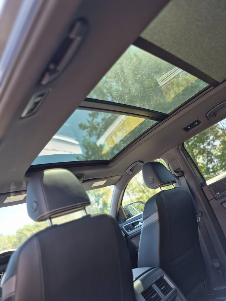 2022 Volkswagen Atlas Cross Sport Highline Crossport low kilometer