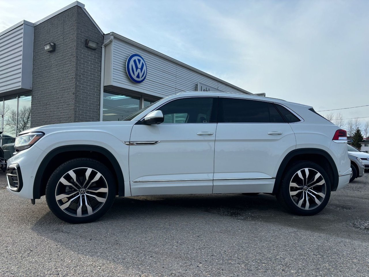 Volkswagen Atlas Cross Sport EXECLINE 2023 MOTEUR V6 !!! JAMAIS ACCIDENTÉ!!! DÉMONSTRATEUR !!!! 1 SEULEMENT DISPONIBLE !!!