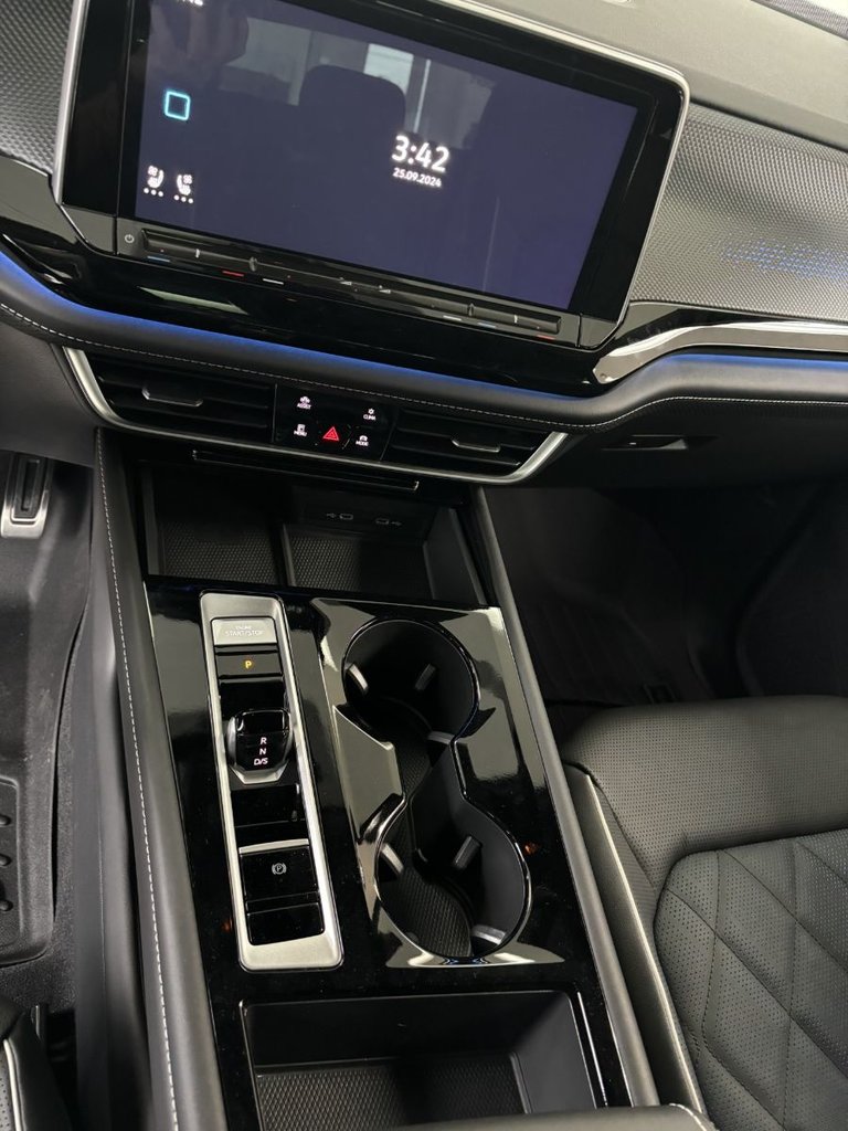Volkswagen Atlas Cross Sport EXECLINE 2024 Atlas Crossport 2024 : L’élégance audacieuse, la performance sans compromis.