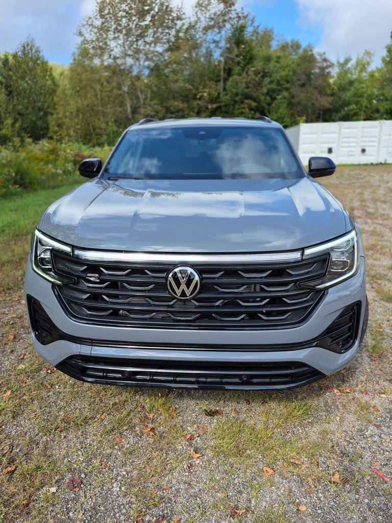 Volkswagen Atlas Cross Sport Comfortline R-Line Black Edition 2025 Cross Sport 2025 : Taillé pour la route, prêt pour l’aventure