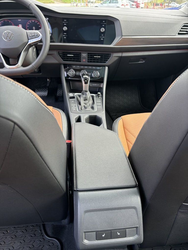 2024 Volkswagen Jetta HIGHLINE Volkswagen Jetta 2024 : La route vous attend, prenez le volant
