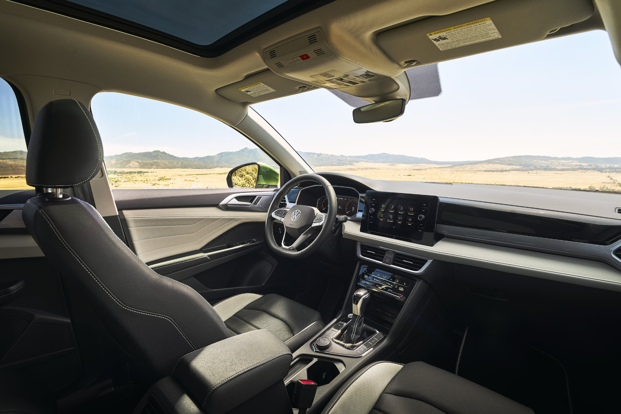2025 Volkswagen Taos Comfortline Black Edition Taos 2025: Go Small. Live Large