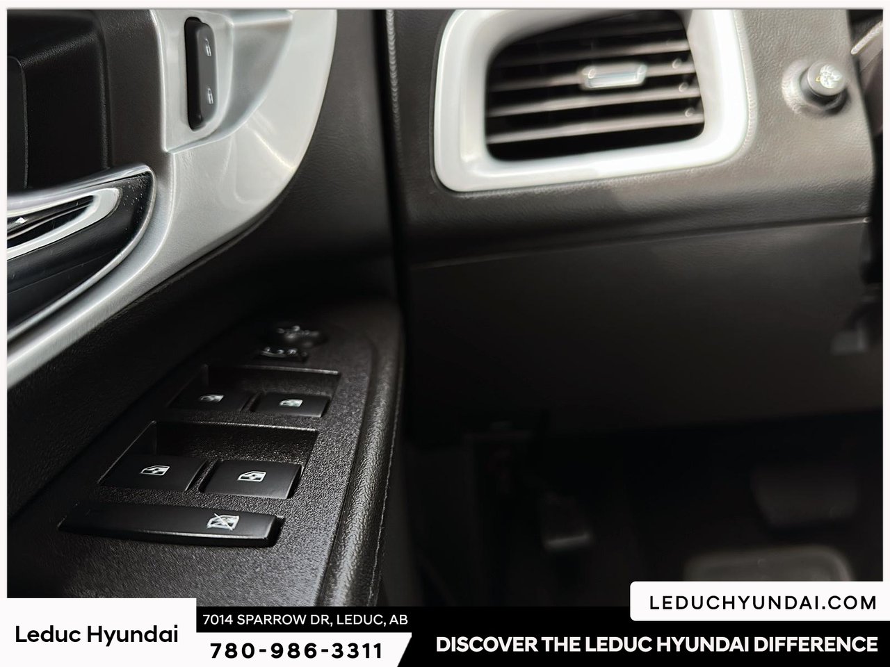 2017 Chevrolet Equinox Premier-19