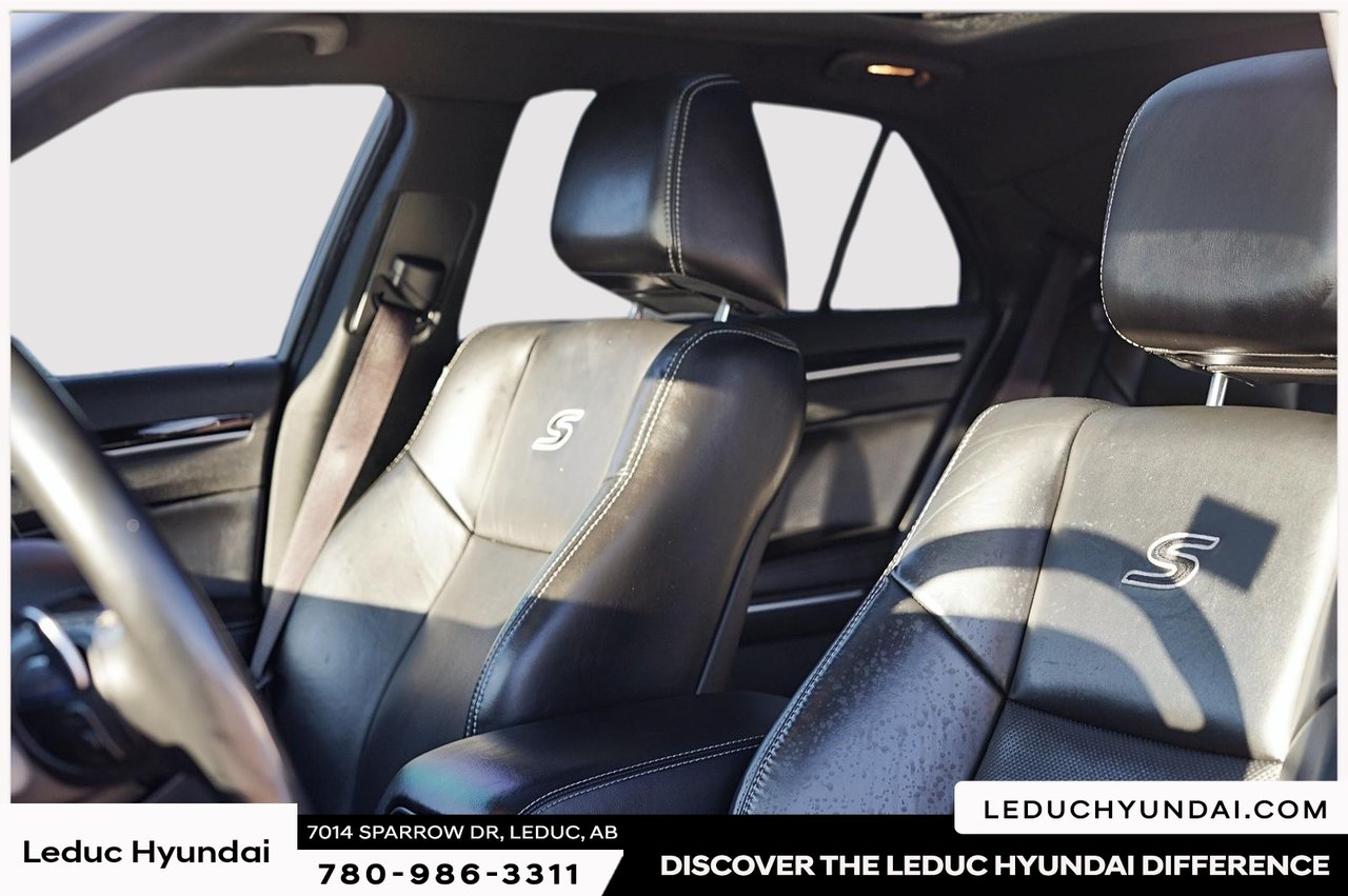 2021 Chrysler 300 S-12