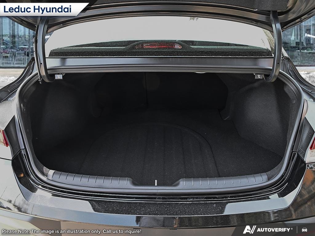 2026 Hyundai Elantra Hybrid Luxury Two-Tone Interior-5