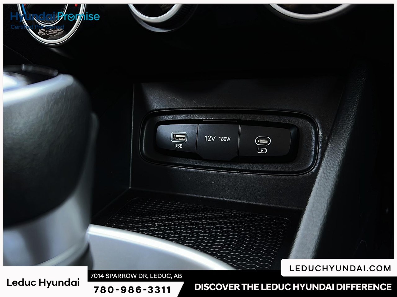2023 Hyundai Venue Essential-24