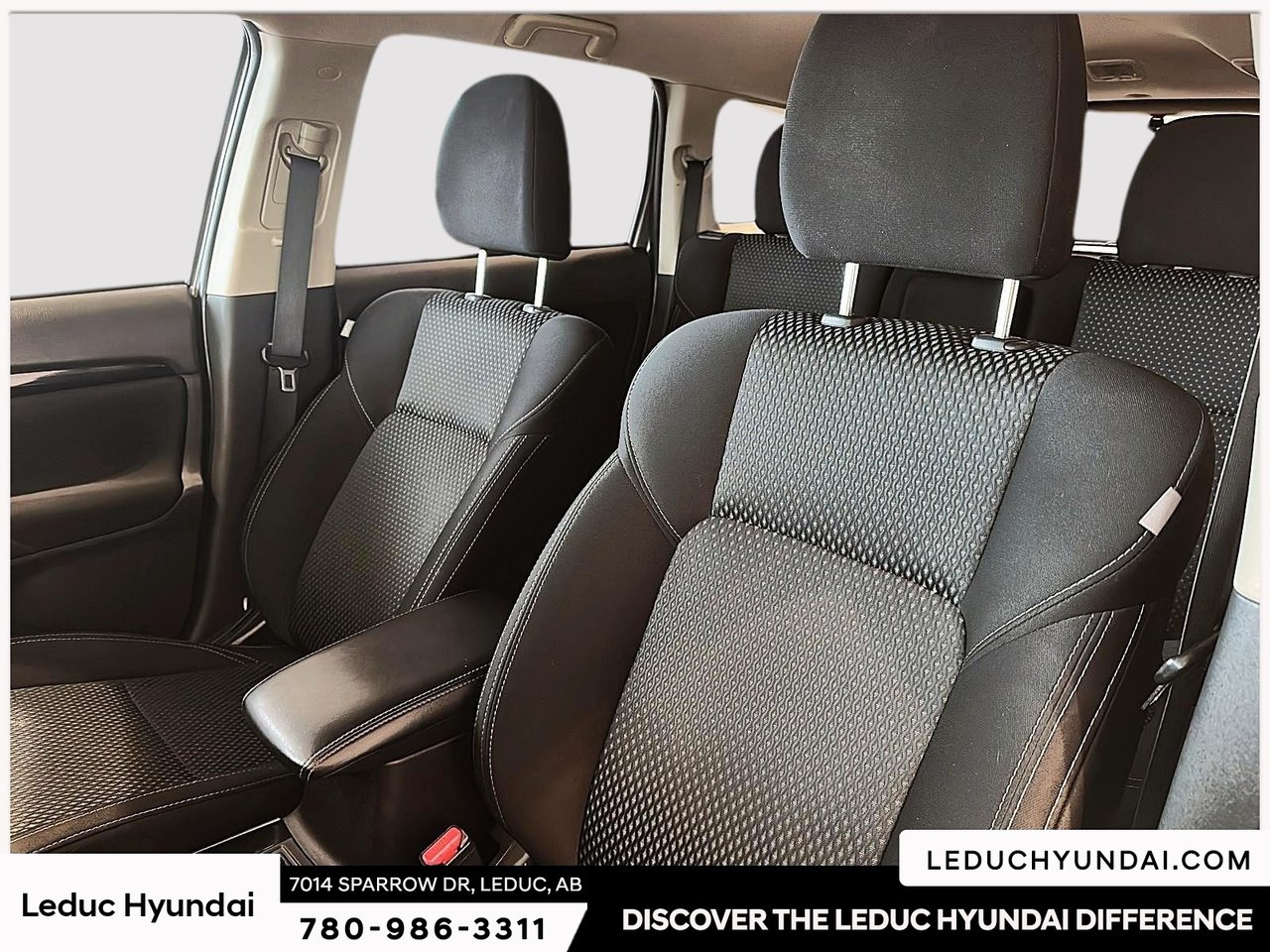 2020 Mitsubishi Outlander ES-8