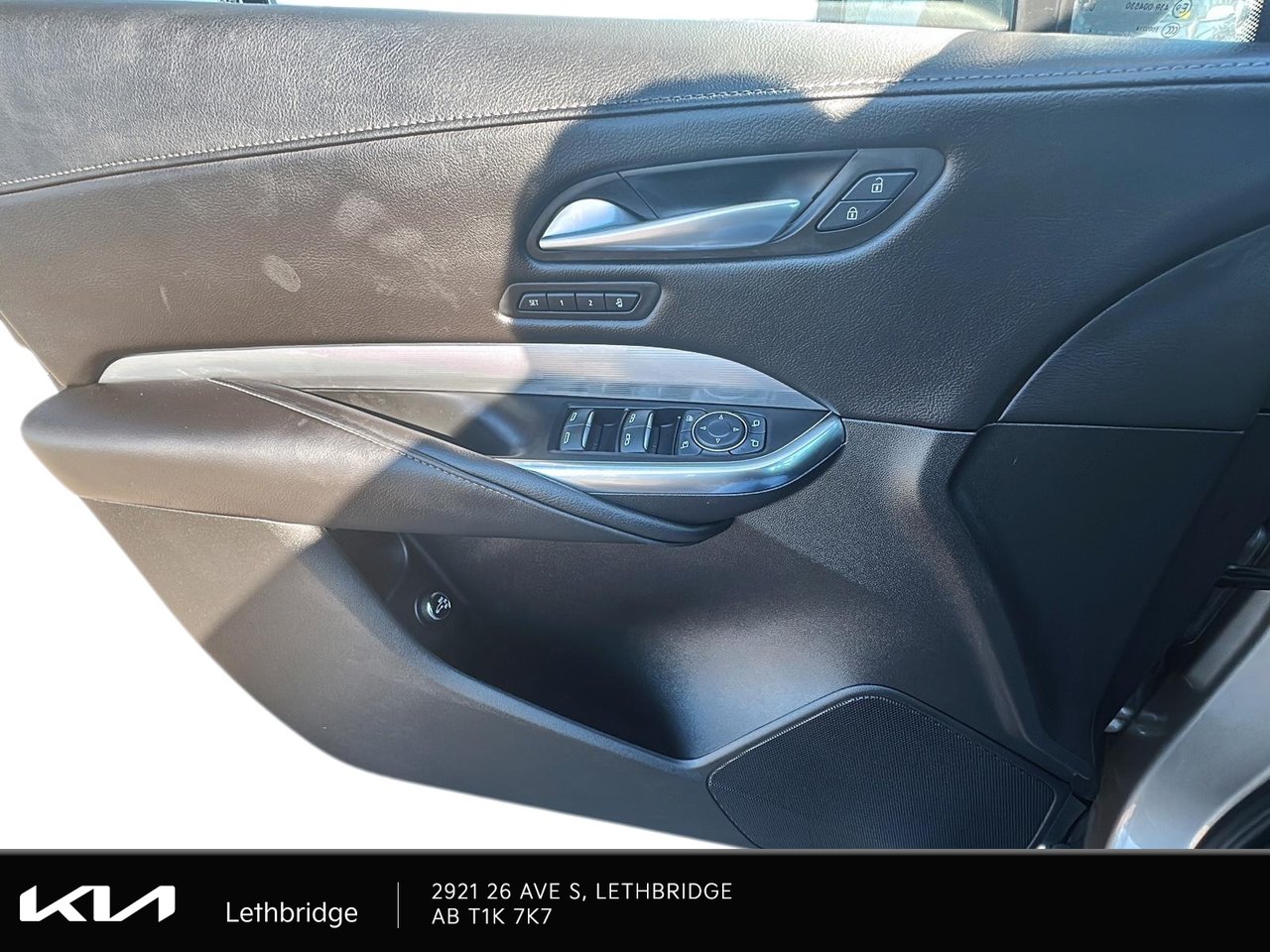 2025 Cadillac XT4 Premium Luxury-8