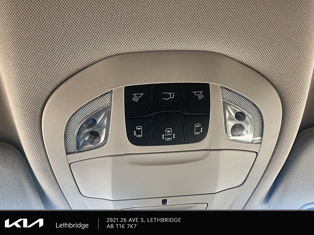 2023 Chrysler Pacifica Touring-L-18