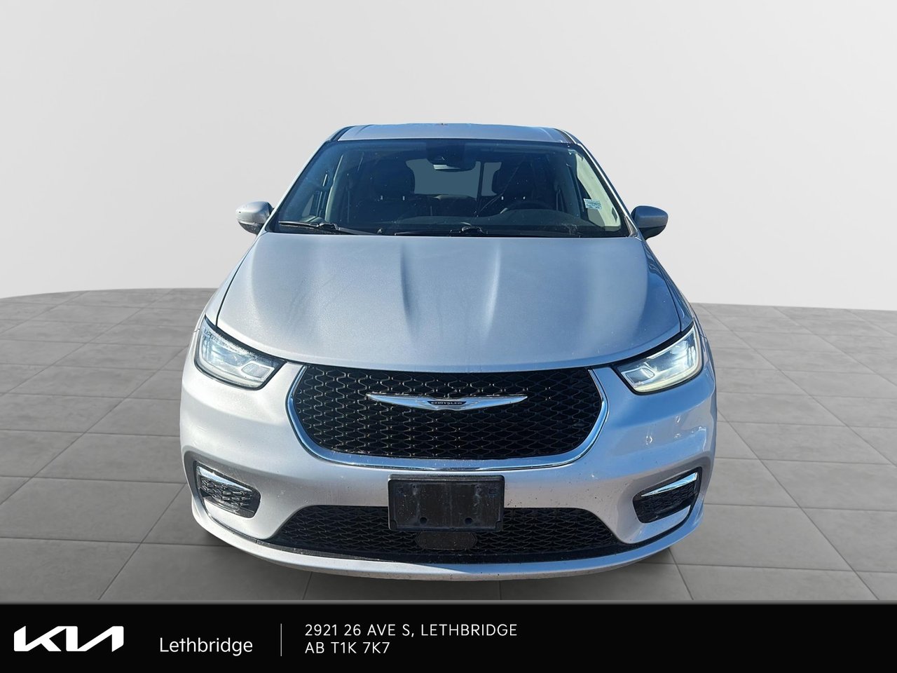 2023 Chrysler Pacifica Touring-L-1