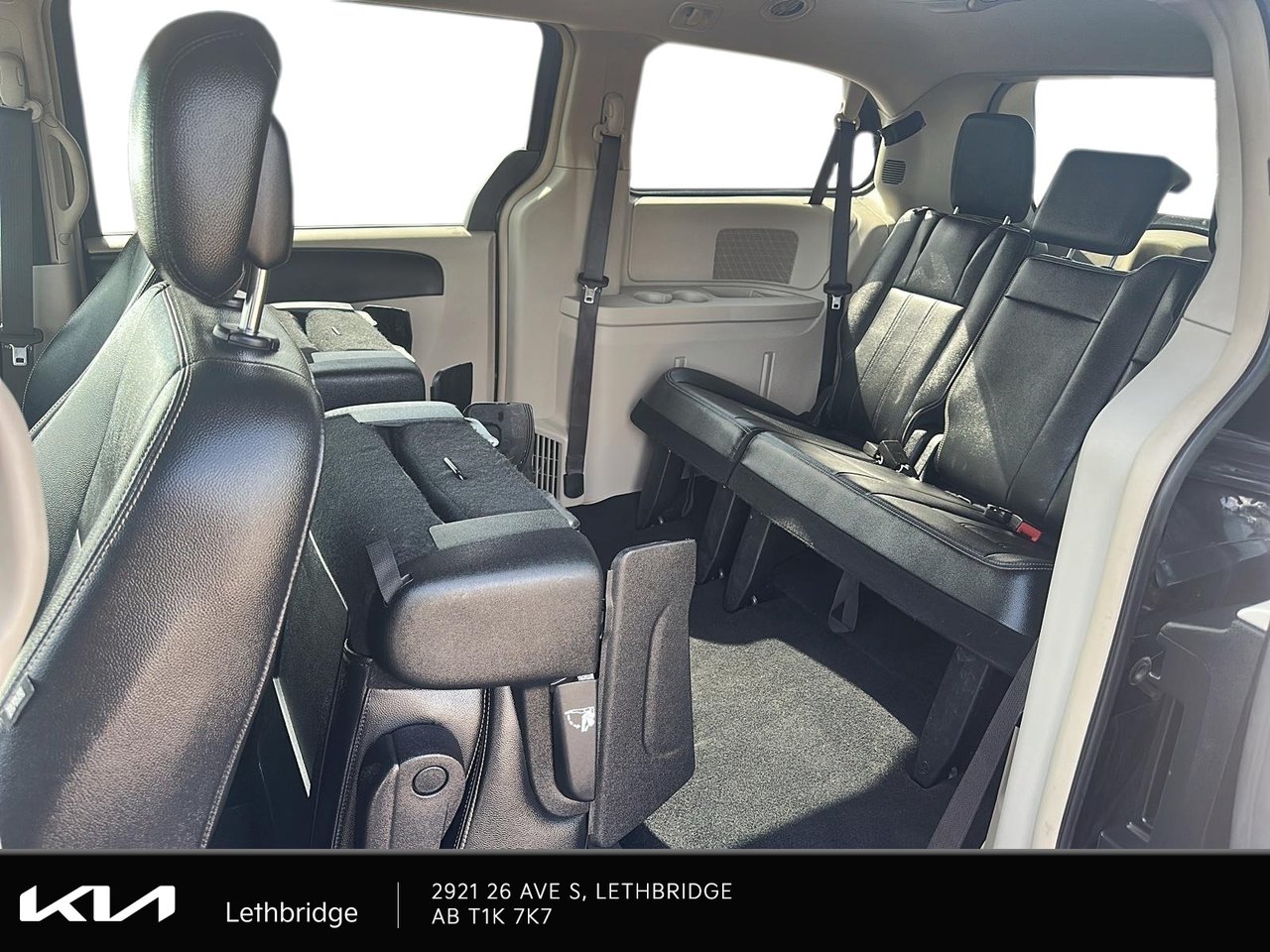 2017 Dodge Grand Caravan Crew-8