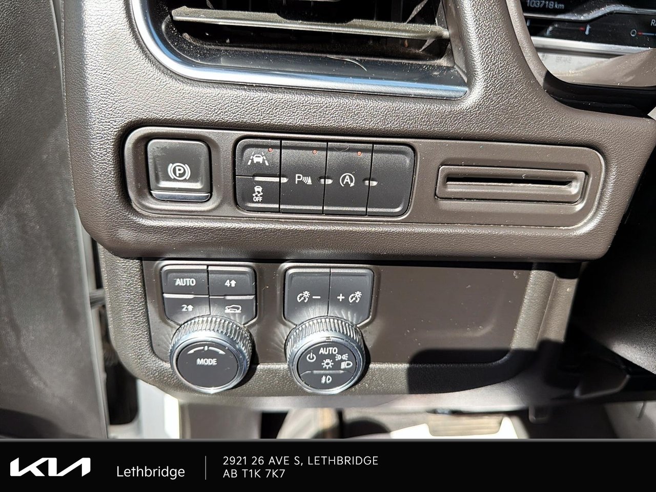 2024 GMC Yukon SLE-13