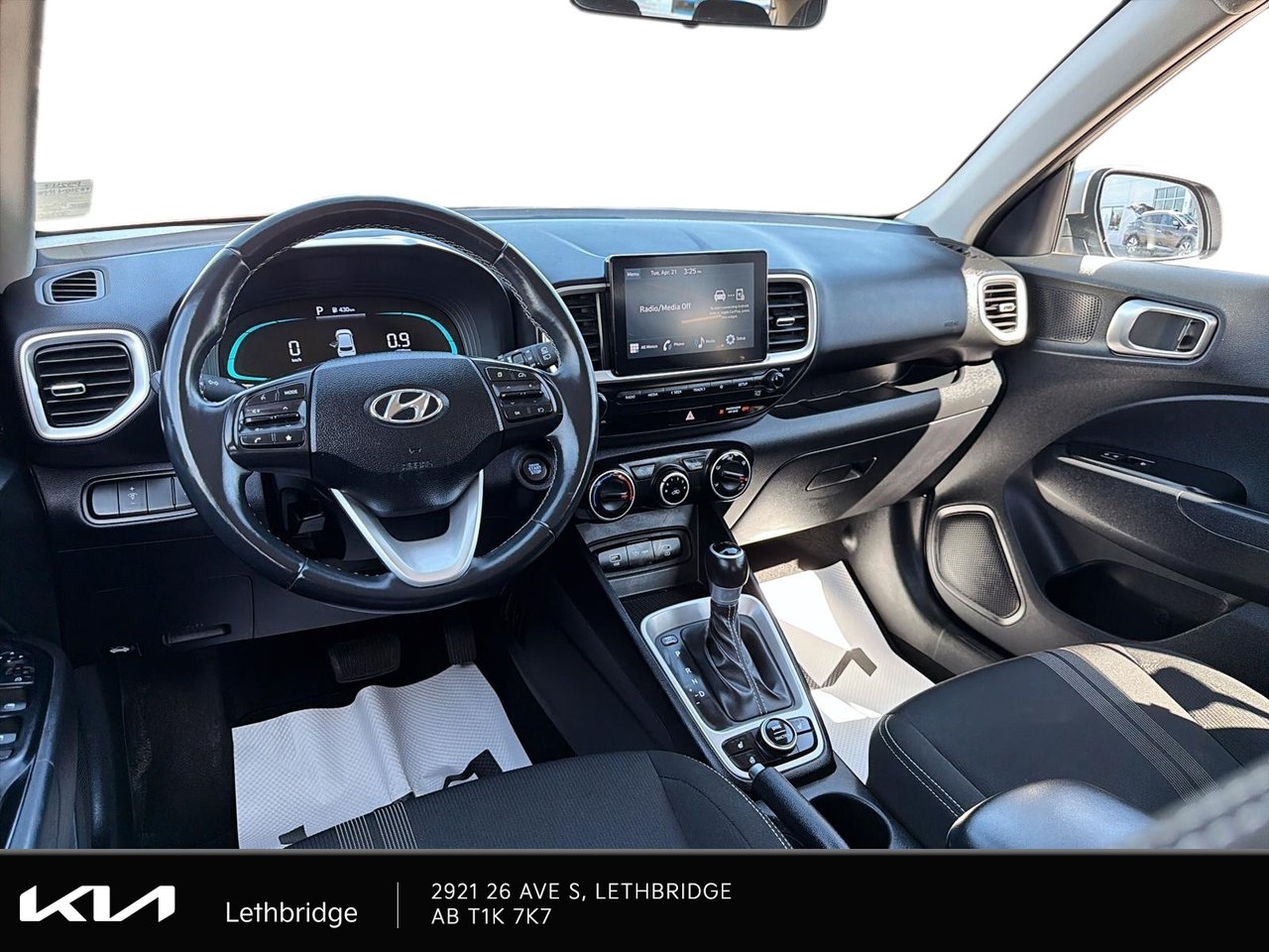 2024 Hyundai Venue Preferred-8