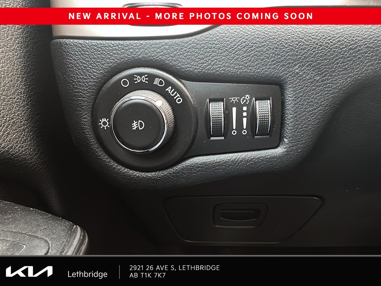 2015 Jeep Cherokee North-15