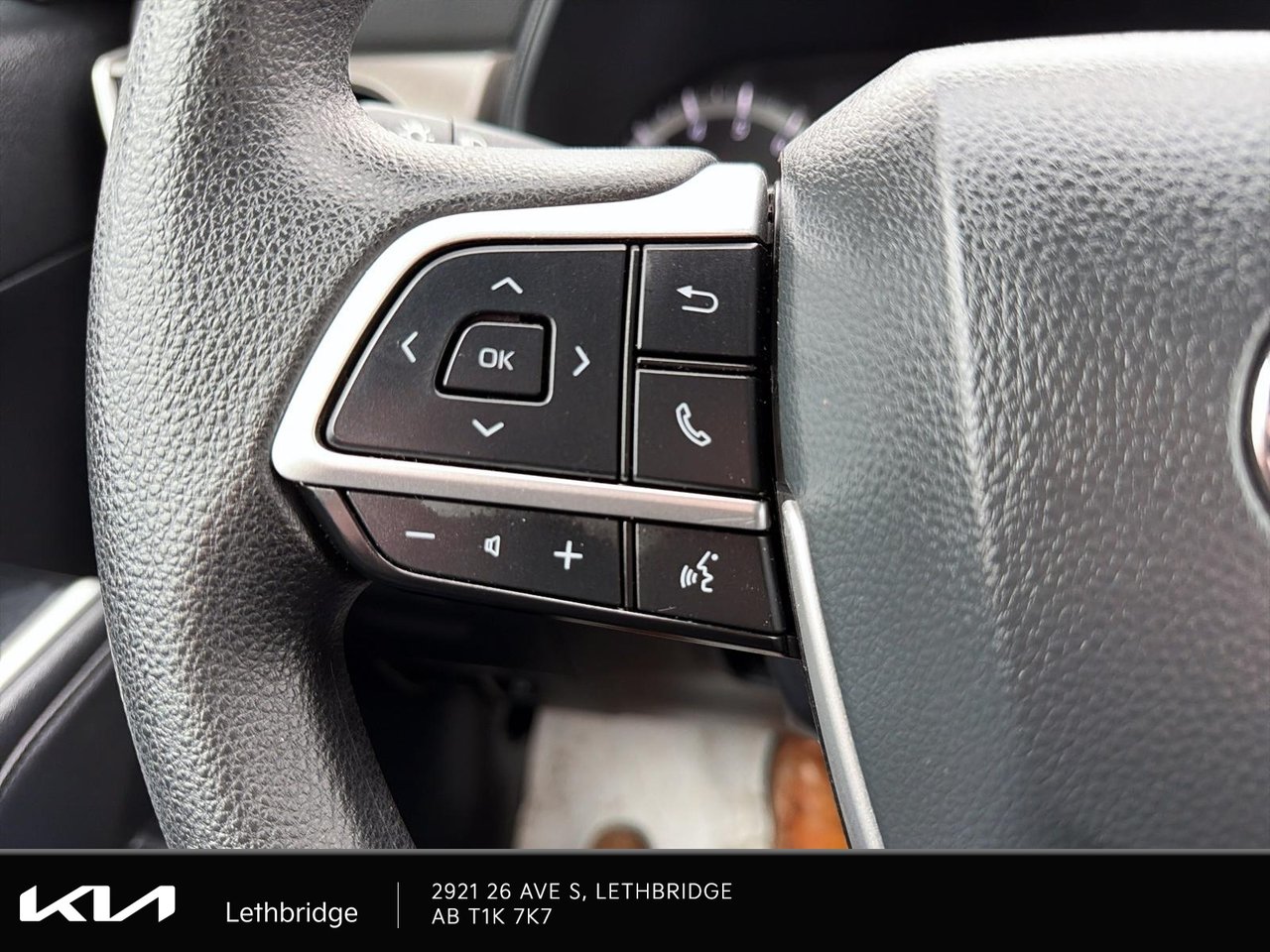 2024 Toyota Highlander LE-16