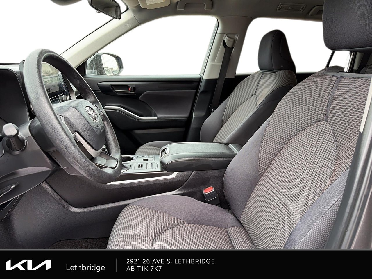 2024 Toyota Highlander LE-9