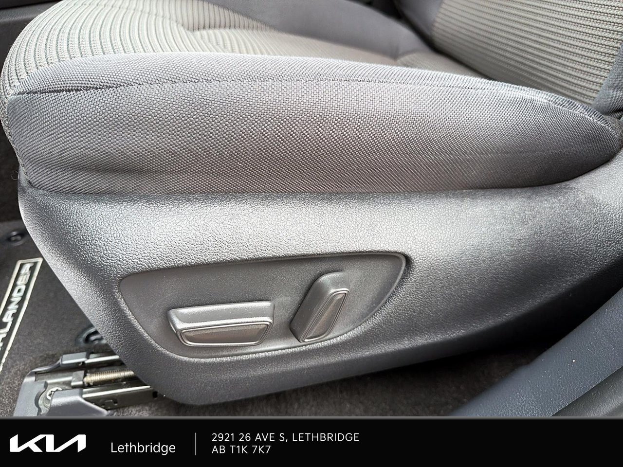 2024 Toyota Highlander LE-10