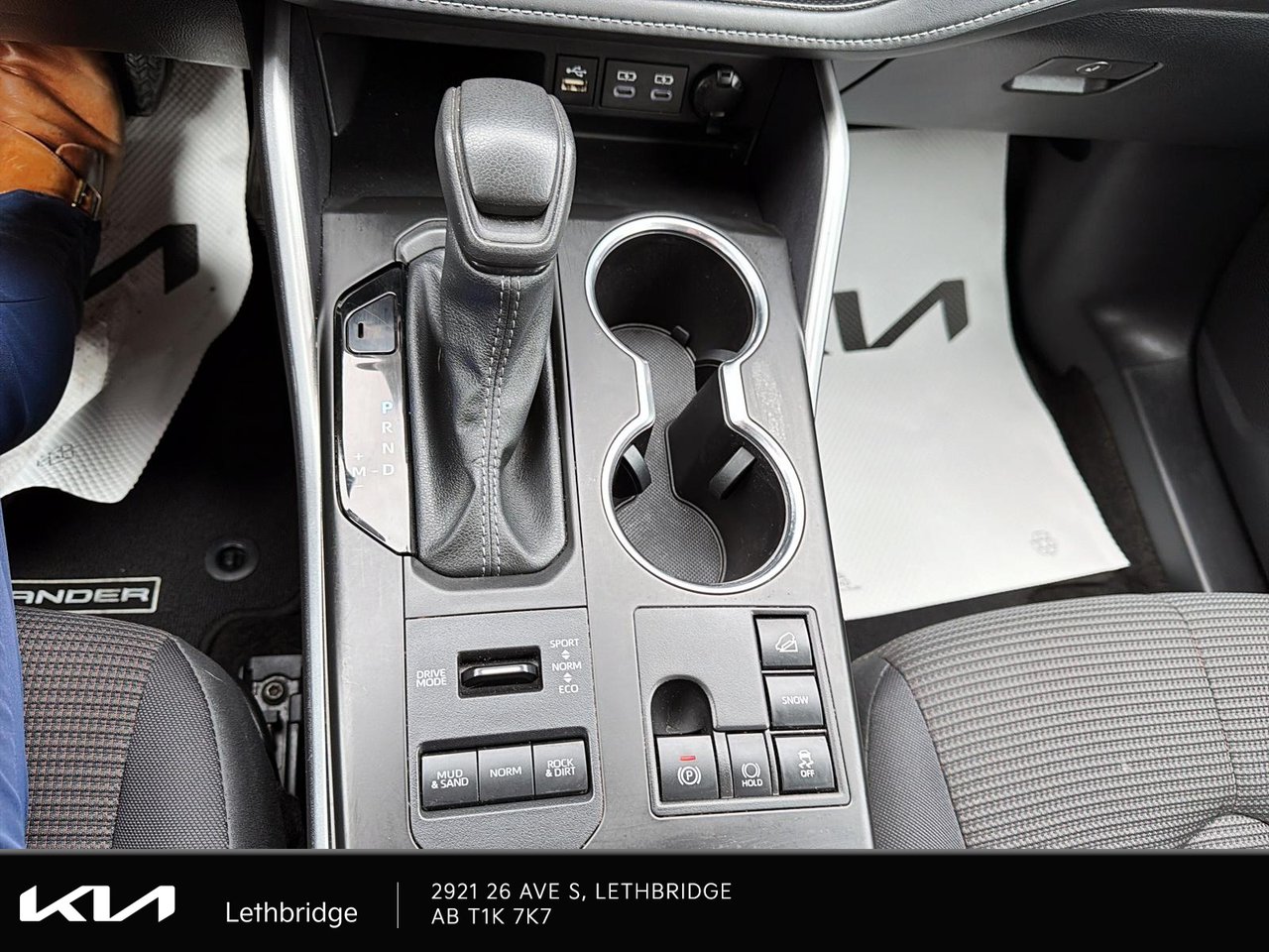 2024 Toyota Highlander LE-19