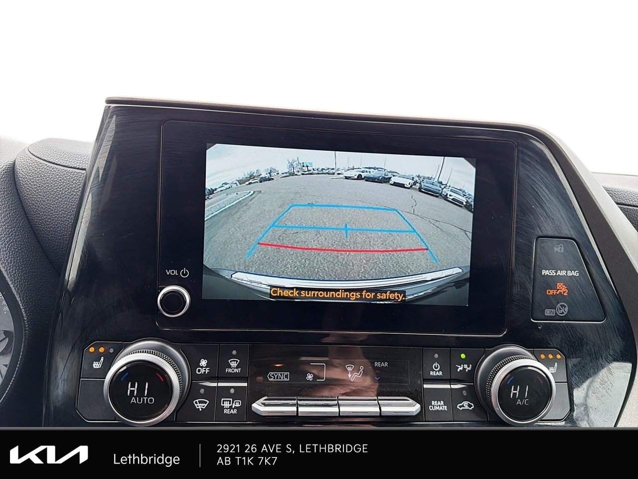 2024 Toyota Highlander LE-22